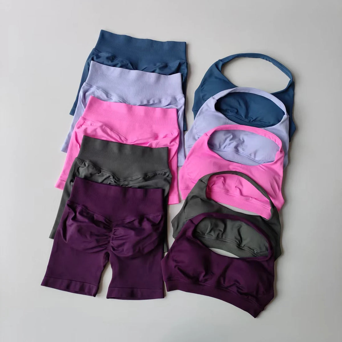 2-Piece Seamless Women’s Yoga Set – Halter Bra & Workout Shorts